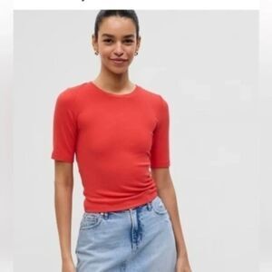 Gap nwt large tall Mini Rib Kevhole T-Shirt red